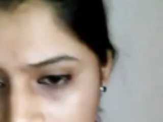 Cổ họng phim set nhat khong che một phần của cô